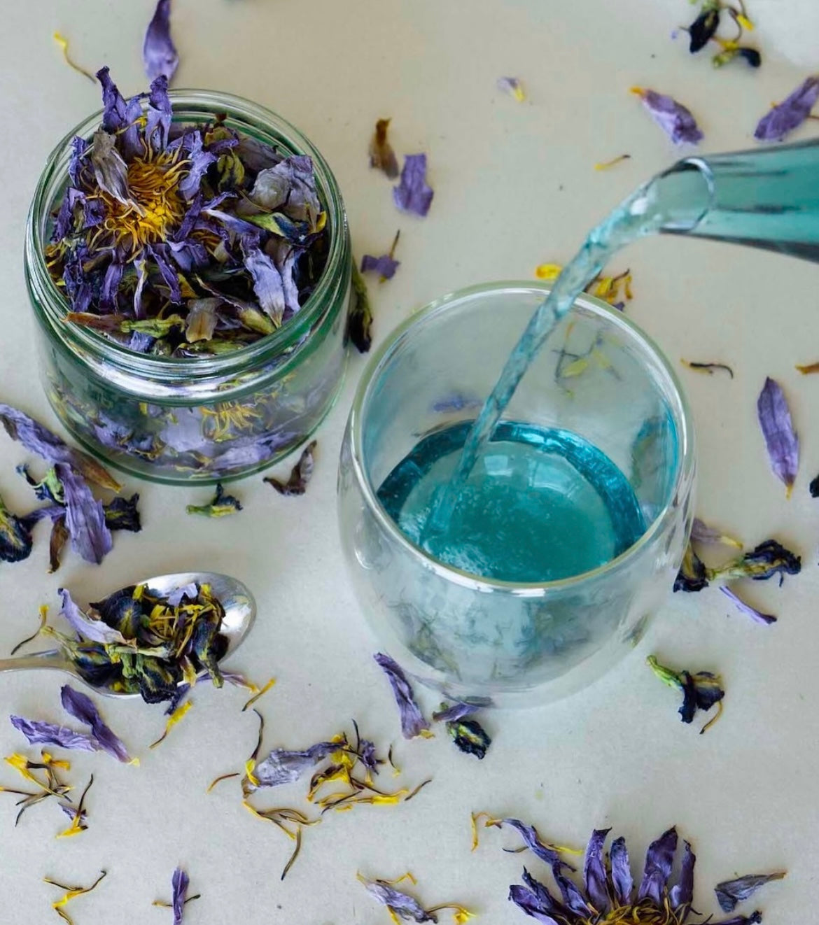 Blue Lotus & Butterfly Pea tea being poured